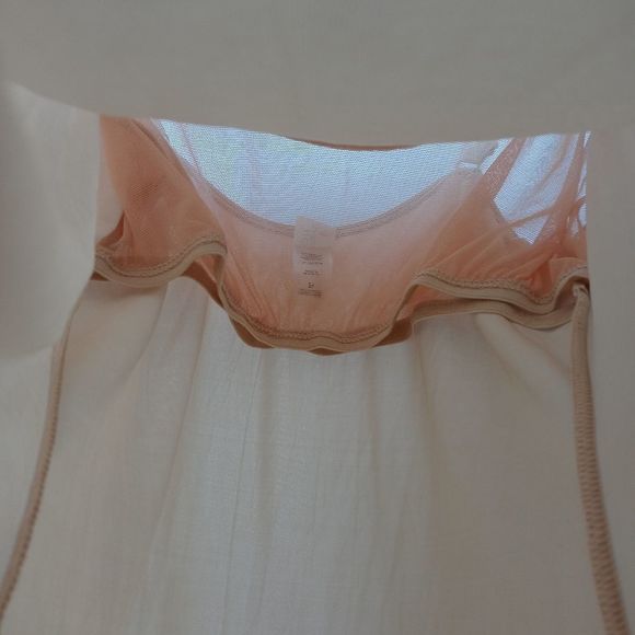 Victoria's Secret cream gown size medium - Picture 3 of 5